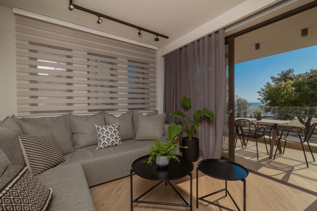 Point Ephemere Beachfront Apartments ザキントス エクステリア 写真