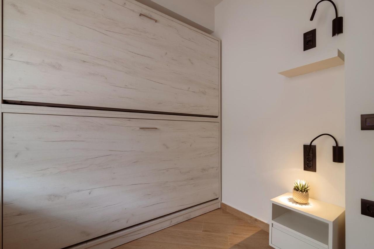 Point Ephemere Beachfront Apartments ザキントス エクステリア 写真