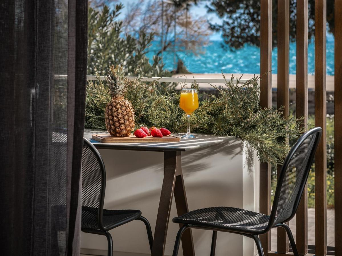 Point Ephemere Beachfront Apartments ザキントス エクステリア 写真