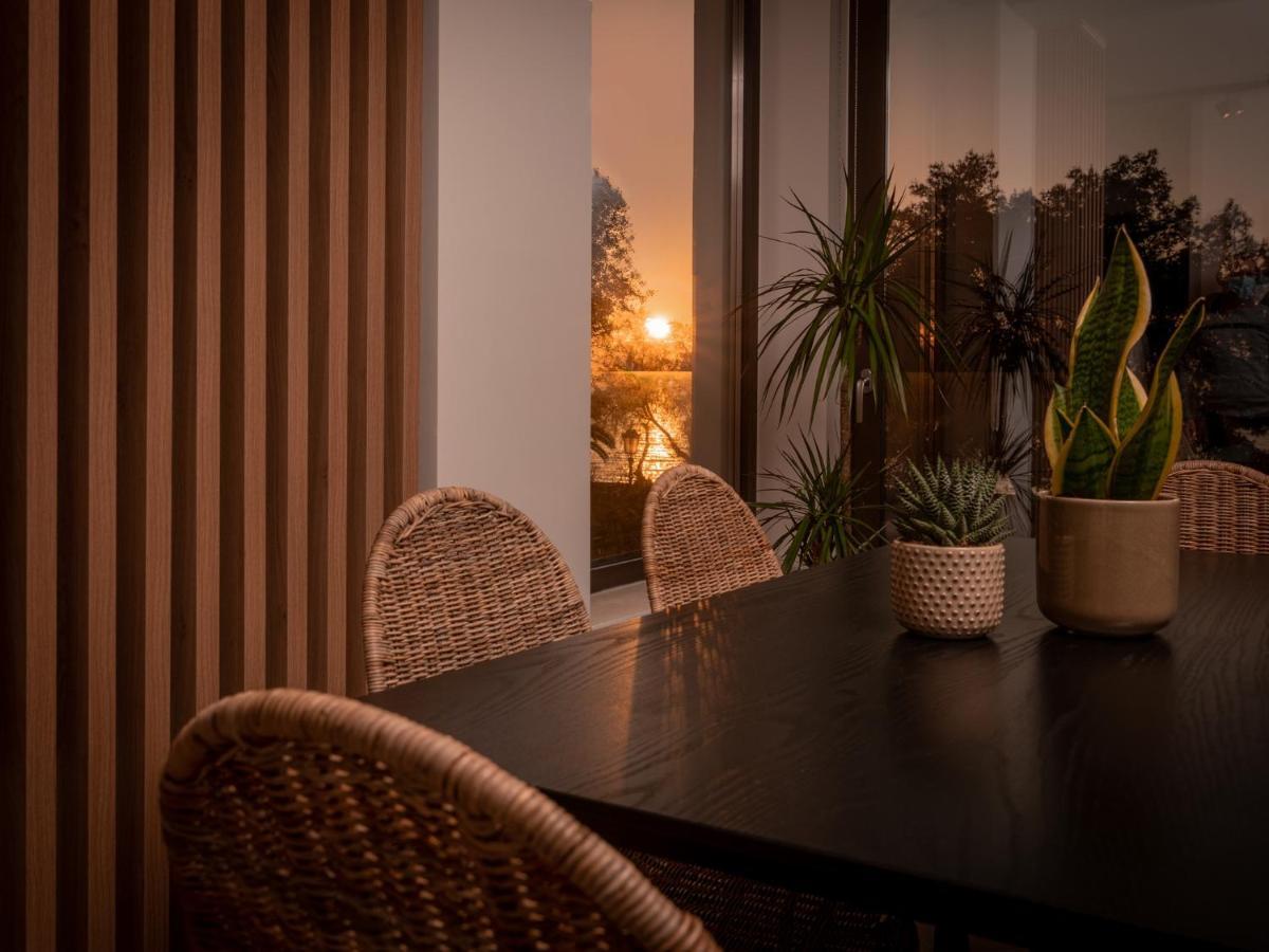 Point Ephemere Beachfront Apartments ザキントス エクステリア 写真
