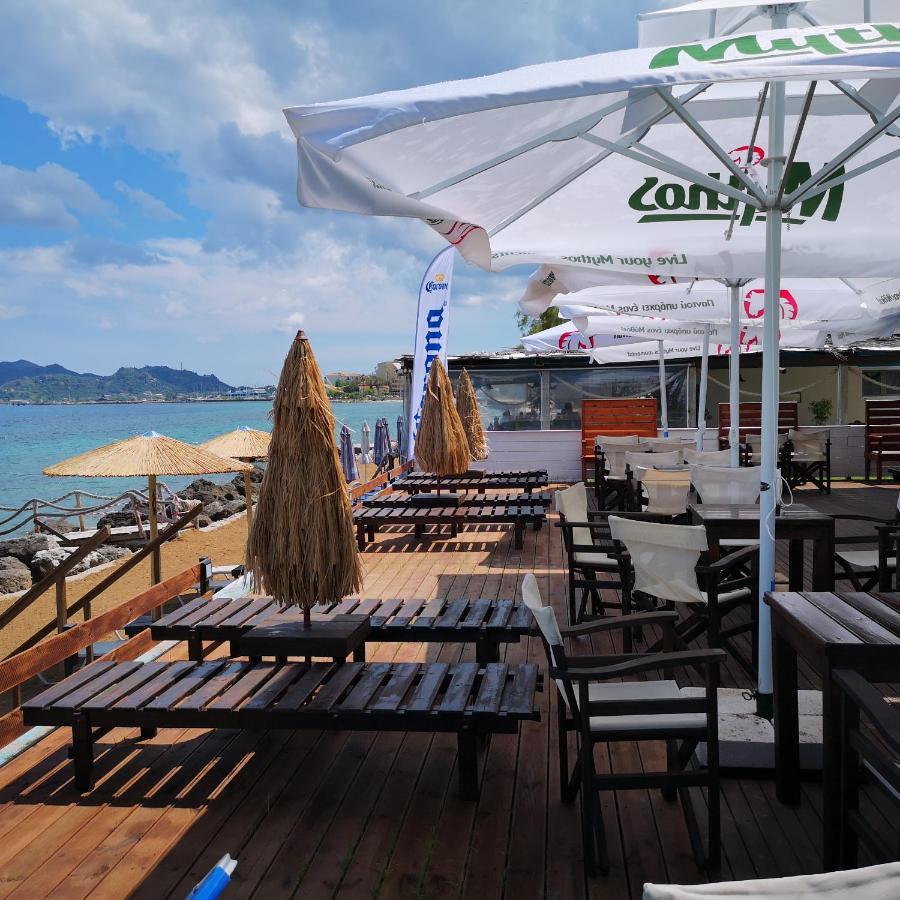 Point Ephemere Beachfront Apartments ザキントス エクステリア 写真